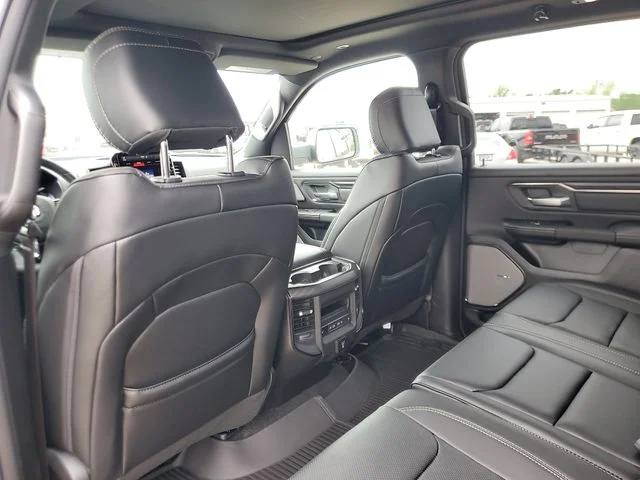 New 2026 Diamond Black Crystal Pearl-Coat Exterior Paint RAM Rebel image 12