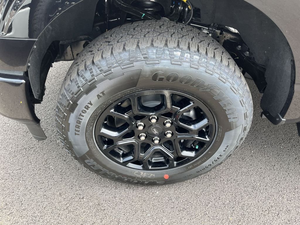 New 2026 Agate Black Metallic Ford XLT image 10
