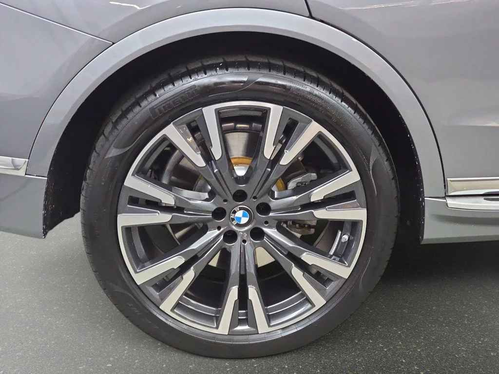 Used 2024 Skyscraper Gray Metallic BMW xDrive40i image 35