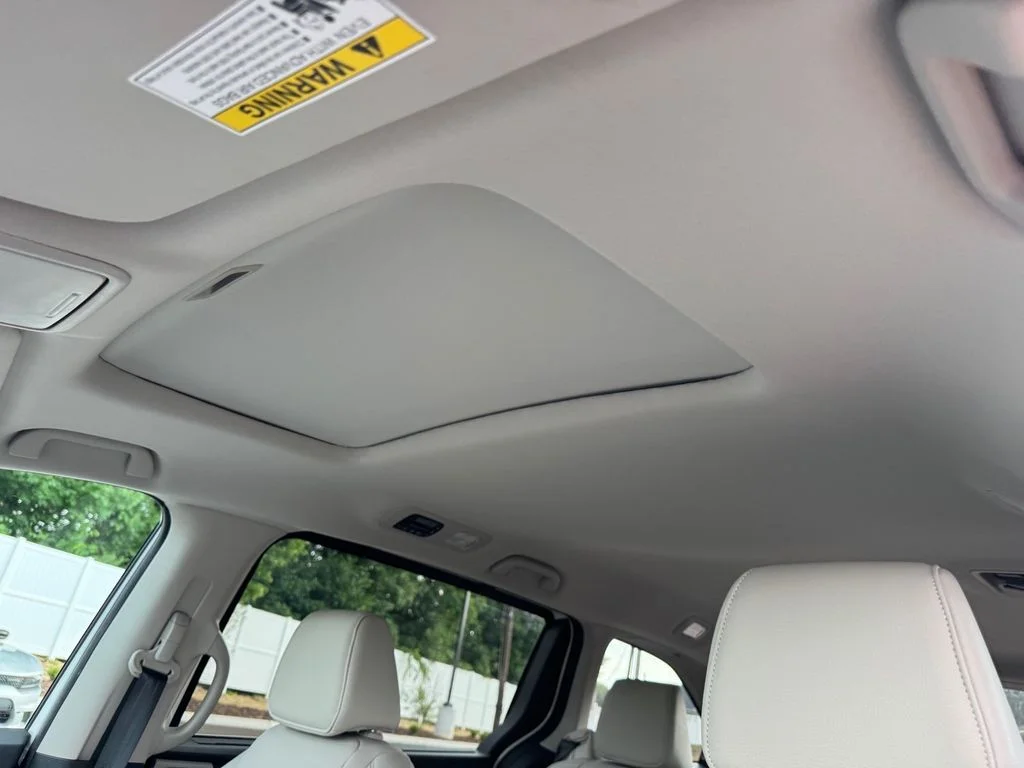Used 2025 White Honda EX-L image 20
