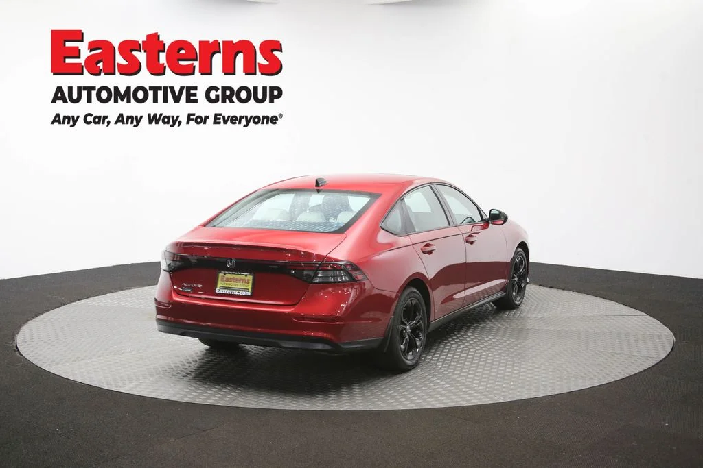 Used 2025 Red Honda SE image 39