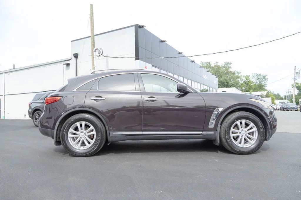 Used 2012 Black INFINITI Base image 7