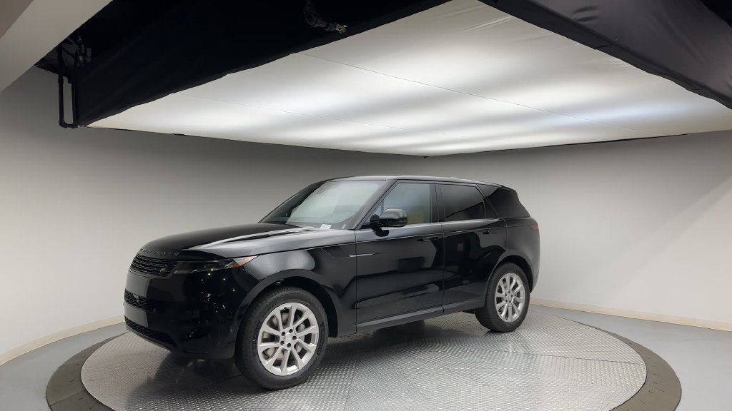 Used 2024 Santorini Black Metallic Land Rover SE image 4