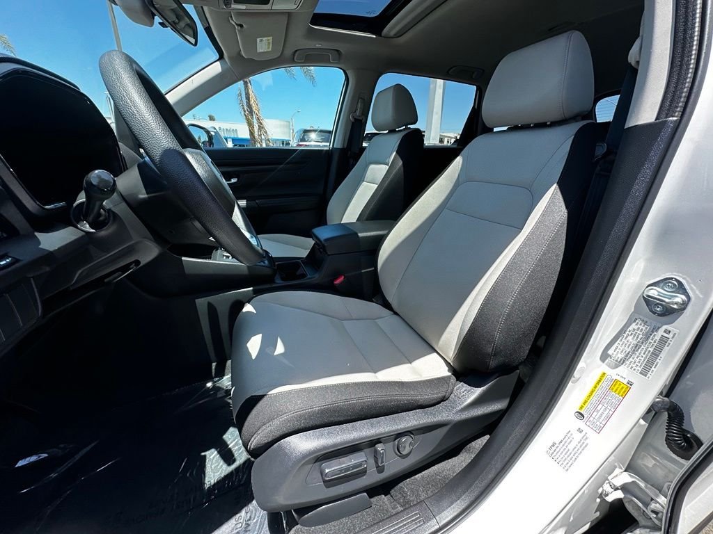 Used 2025  Honda EX image 21