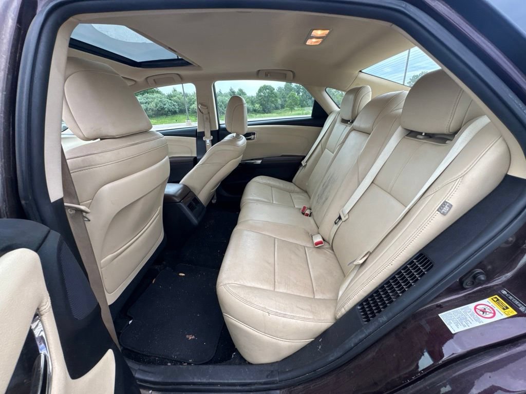 Used 2014  Toyota Limited image 23