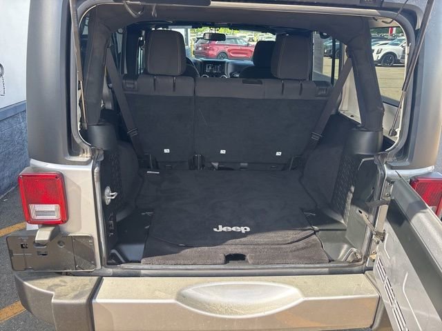 Certified Used 2017 Billet Silver Metallic Clearcoat Jeep Sahara image 9