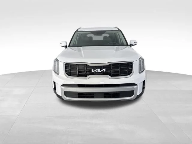Used 2024 White Kia S image 3