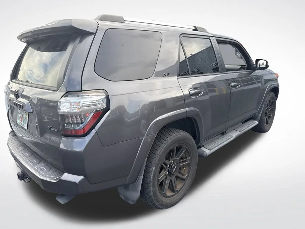 Used 2022 Gray Toyota SR5 Premium image 4