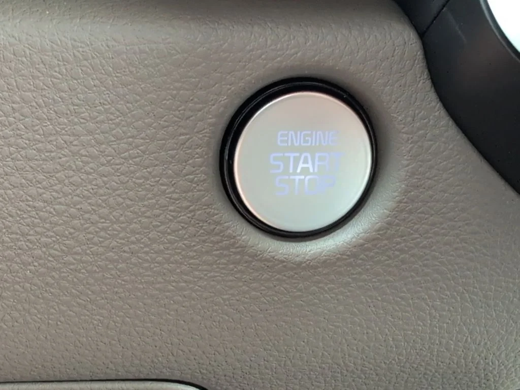 2025 Kia Carnival EX - Photo 26