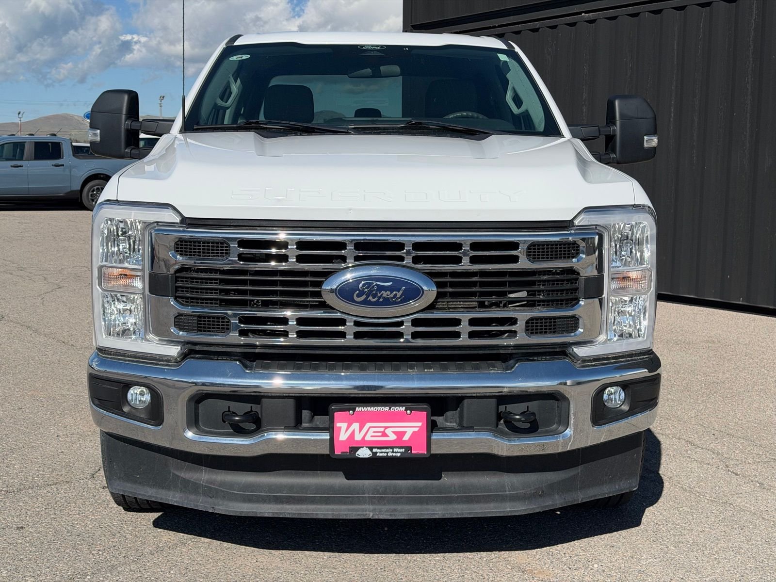 View vehicle photo 2