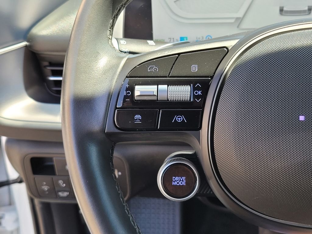 Certified Used 2024 White Hyundai SEL image 25