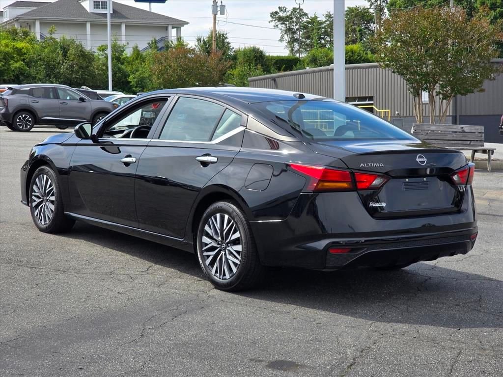 Used 2025 Black Nissan 2.5 SV image 24