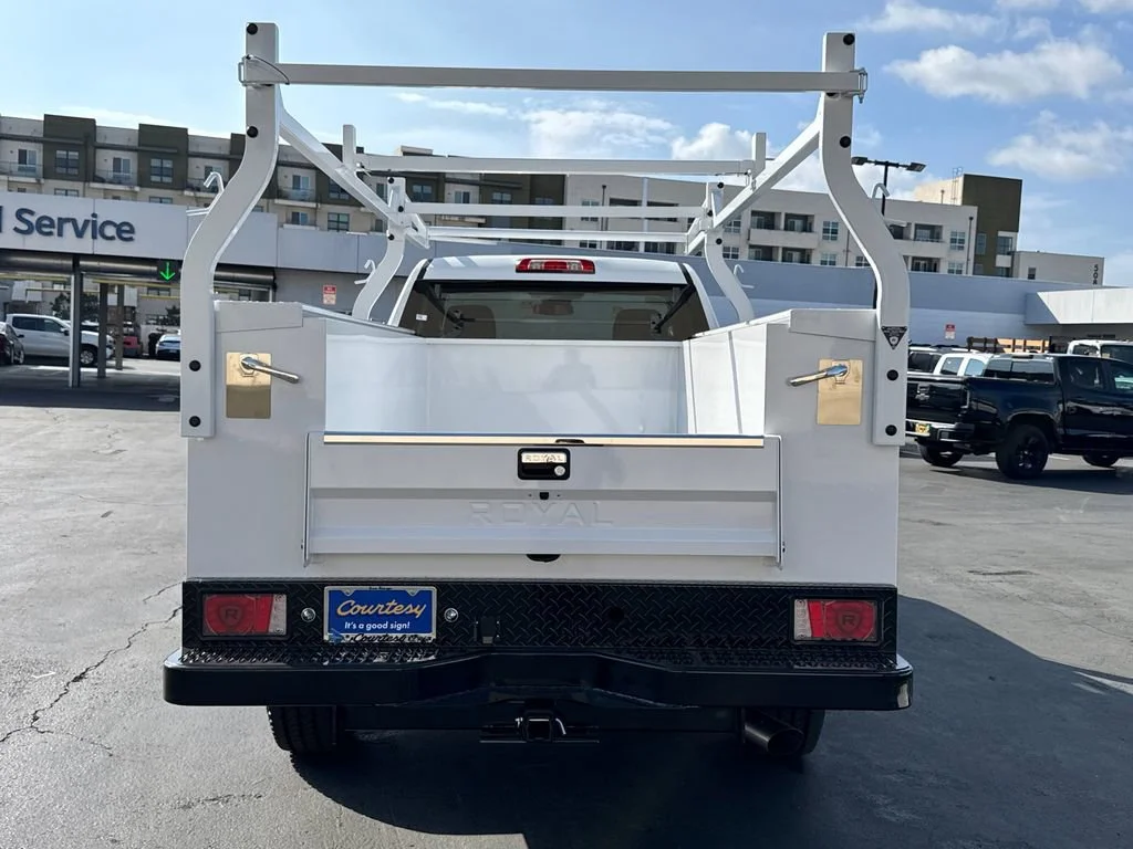 New 2026 Summit White Chevrolet WT image 8