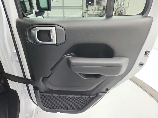 New 2026 Bright White Clear-Coat Exterior Paint Jeep Sport image 34
