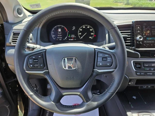 Used 2025 Black Honda RTL image 32