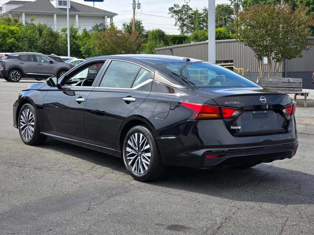 Used 2025 Black Nissan 2.5 SV image 24