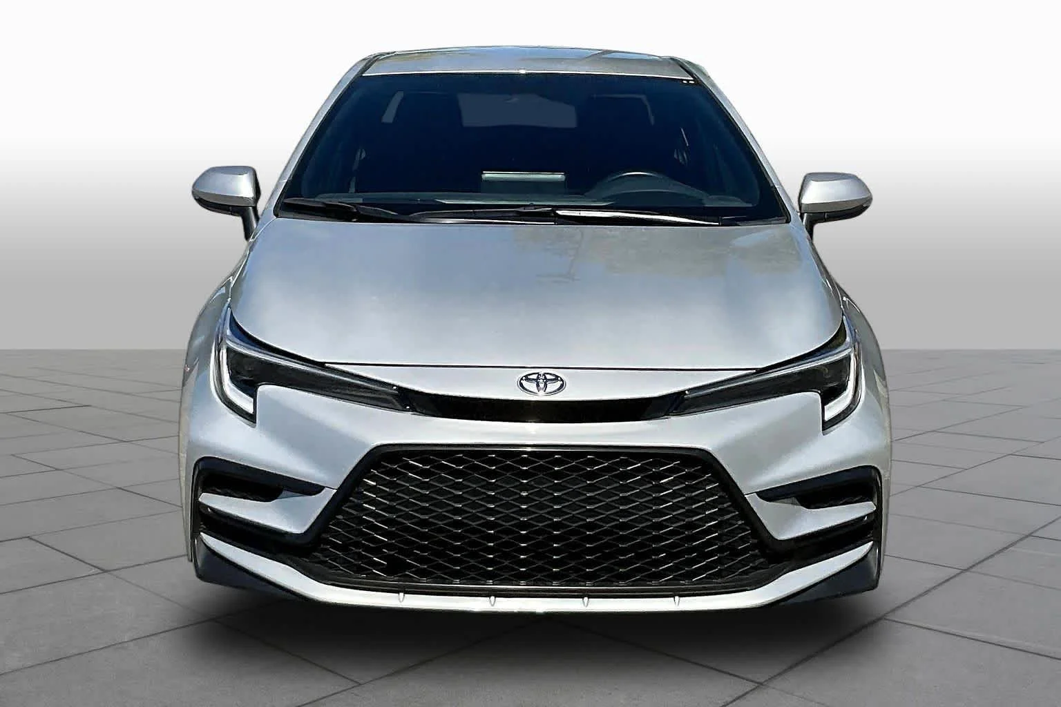 Used 2025 Classic Silver Metallic Toyota SE image 4