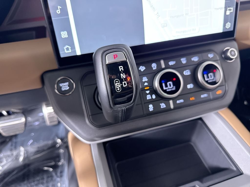 New 2026 Santorini Black Land Rover V8 image 19