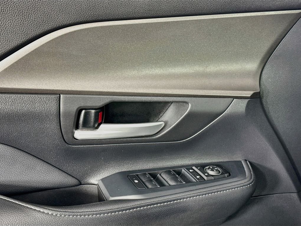 Used 2024  Toyota XLE image 23