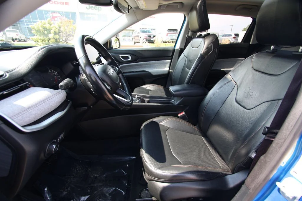 Used 2022 Blue Jeep Latitude Lux image 6