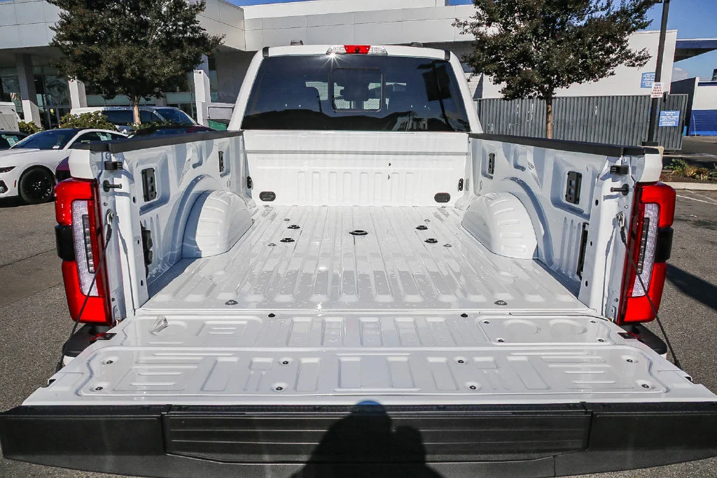 2026 Ford F-350 Super Duty Platinum - Photo 13