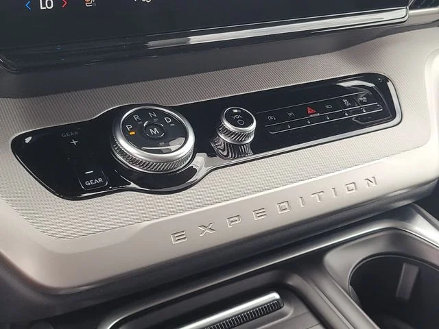 New 2027 Gray Metallic Ford Active image 30
