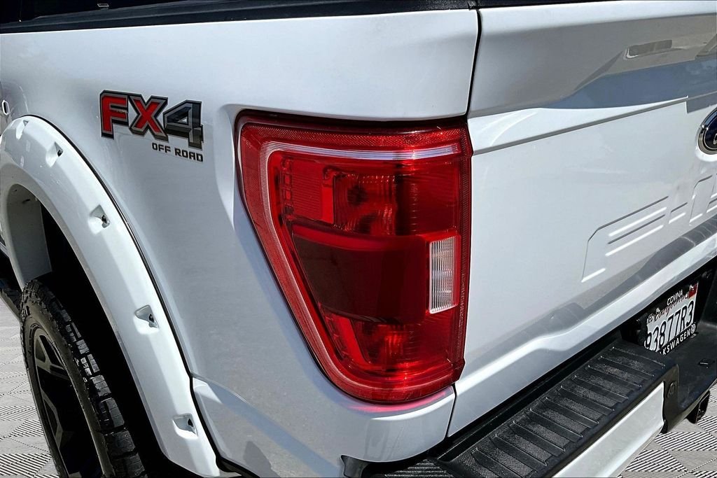 Used 2022 White Ford Lariat image 25