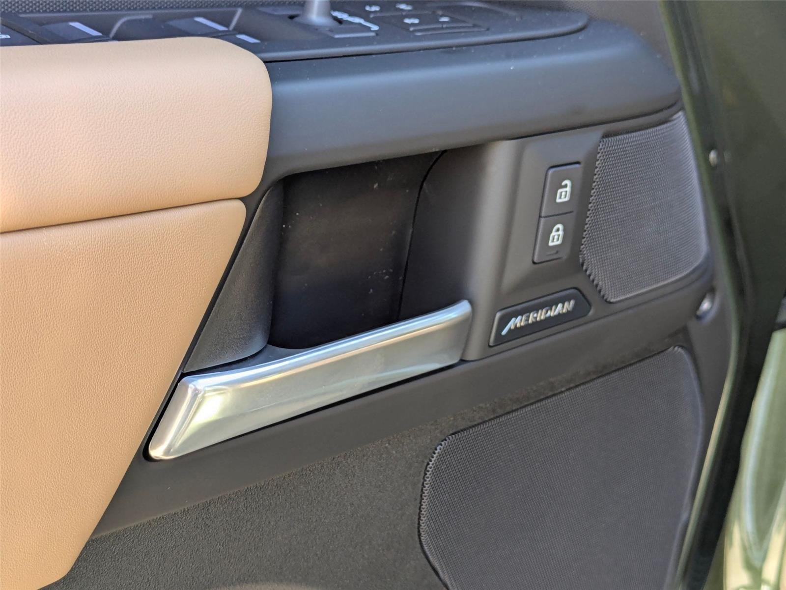 New 2026 Woolstone Green Land Rover S image 13