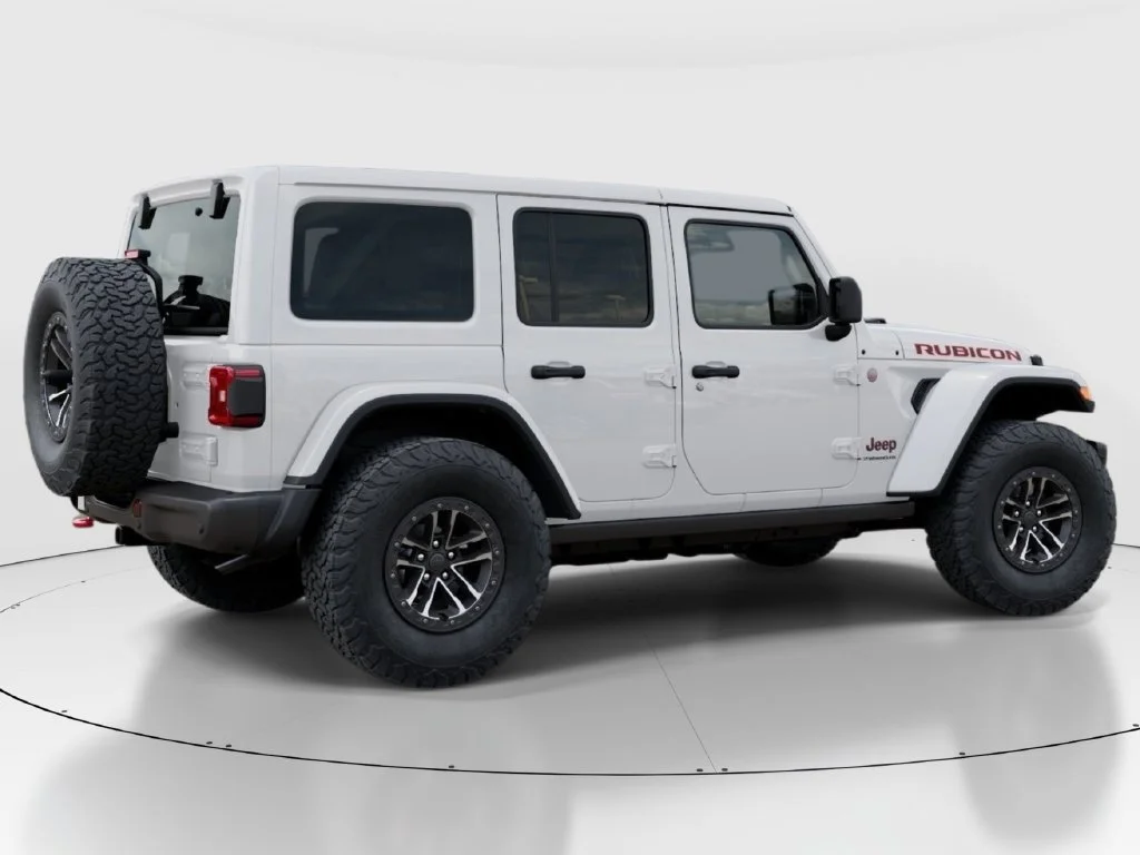 New 2027 Bright White Clear-Coat Paint Jeep Rubicon X image 4