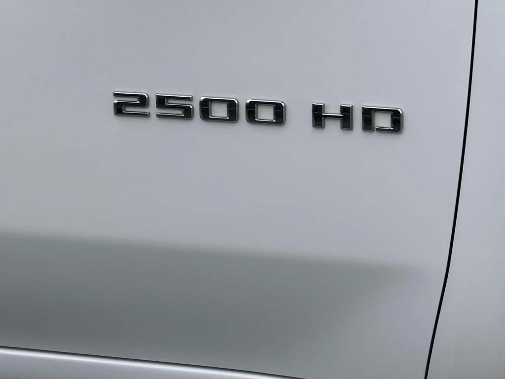 Used 2021 White Chevrolet High Country image 10