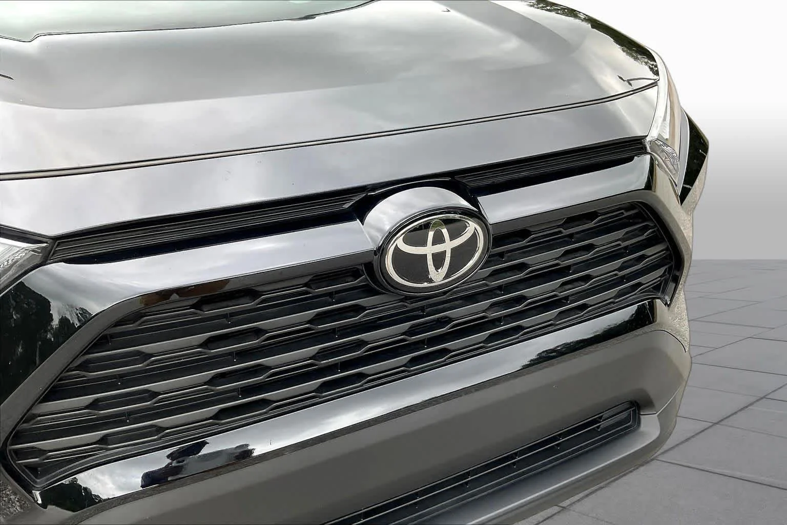 Used 2024 Midnight Black Metallic Toyota XLE image 29