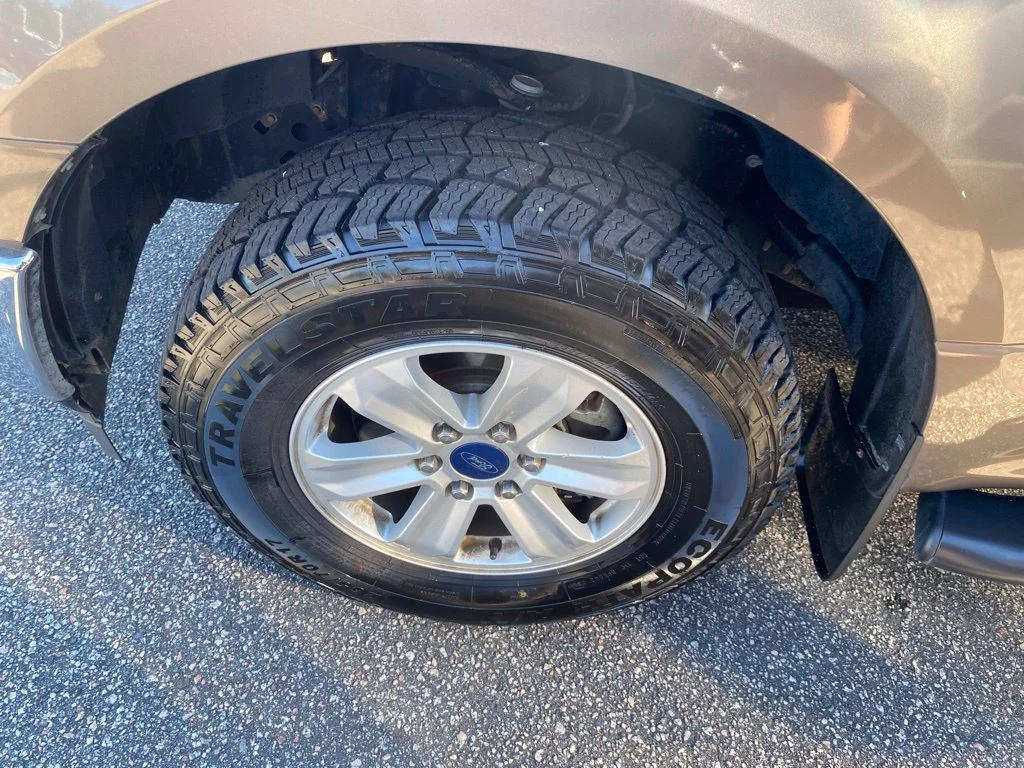 Used 2018 Gray Ford XLT image 22