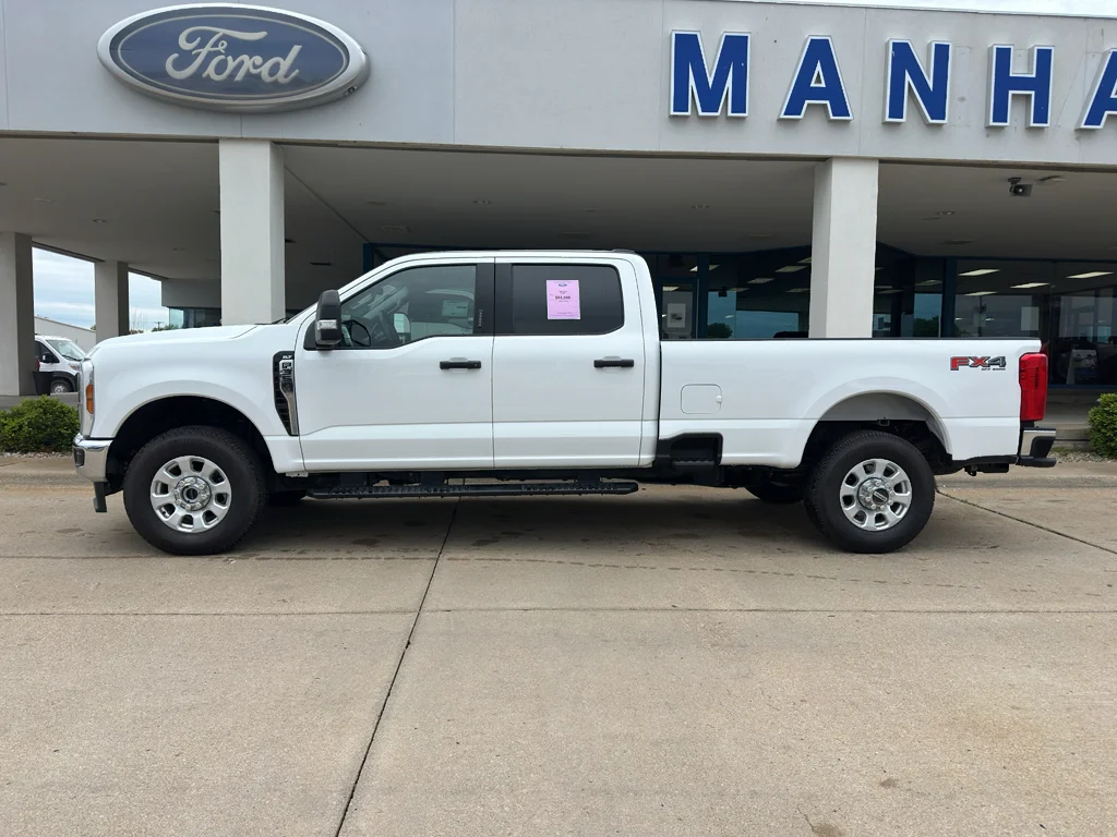 Used 2024 Oxford White Ford XLT image 4
