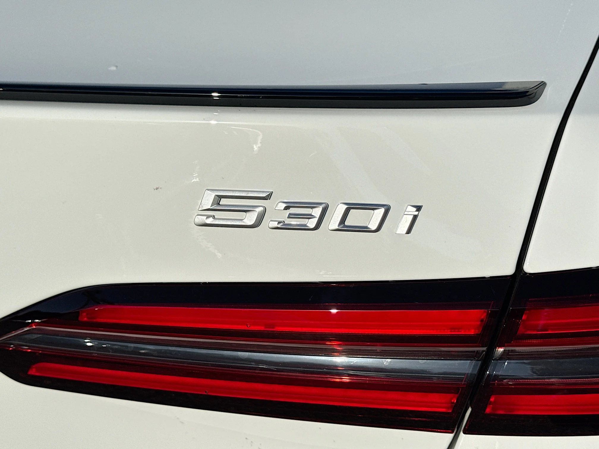 New 2027 Alpine White BMW 530i xDrive image 11
