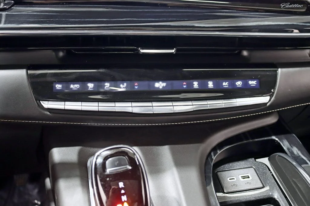 Used 2024 White Cadillac V-Series image 29