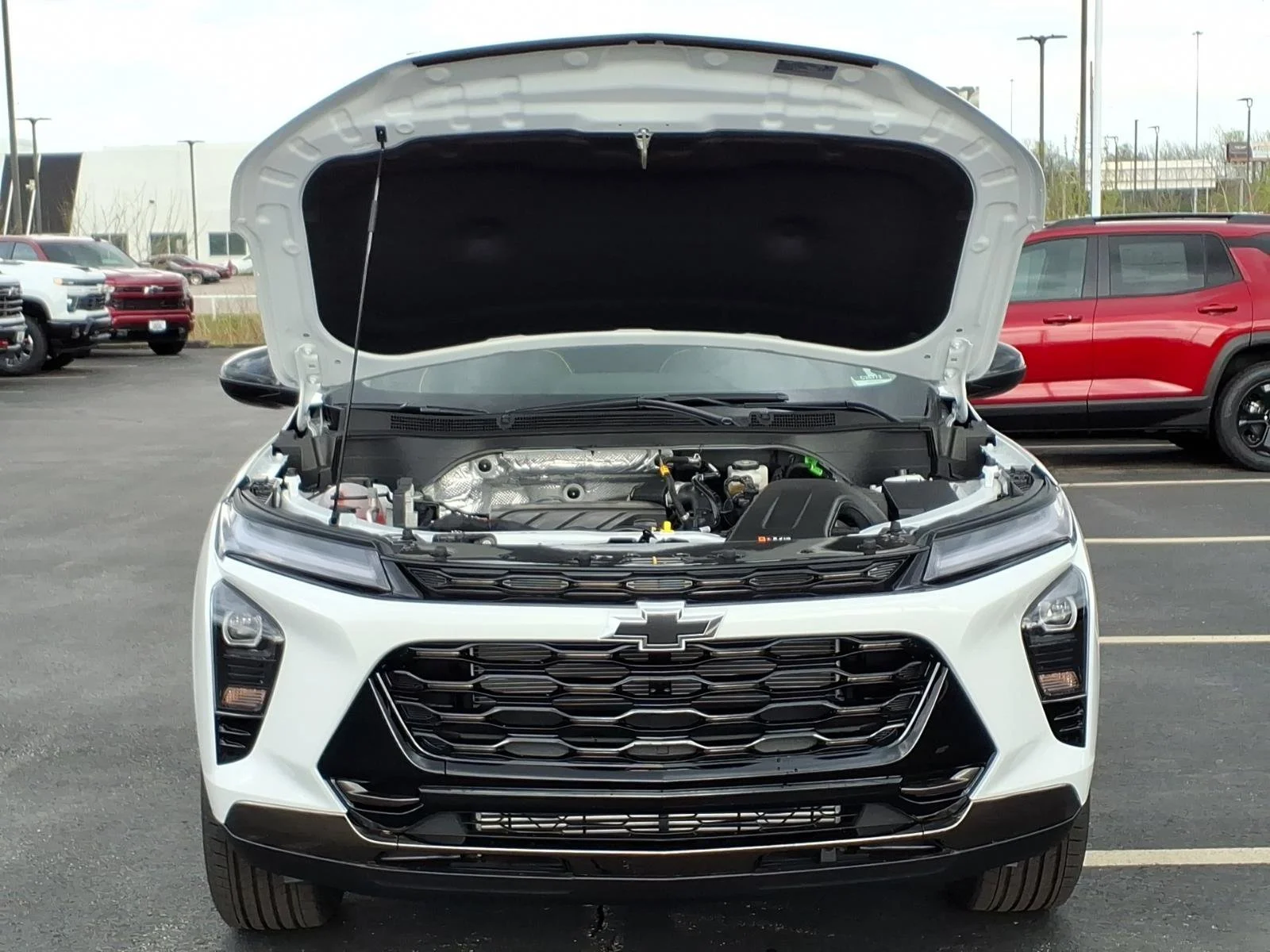 New 2026 Summit White Chevrolet ACTIV image 22