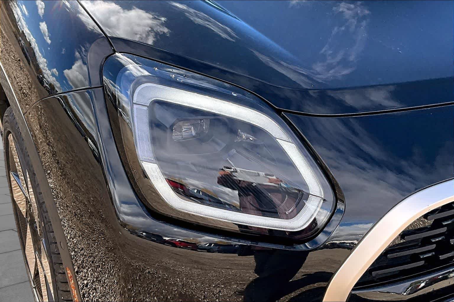 New 2026 Midnight Black II Metallic MINI Iconic image 13