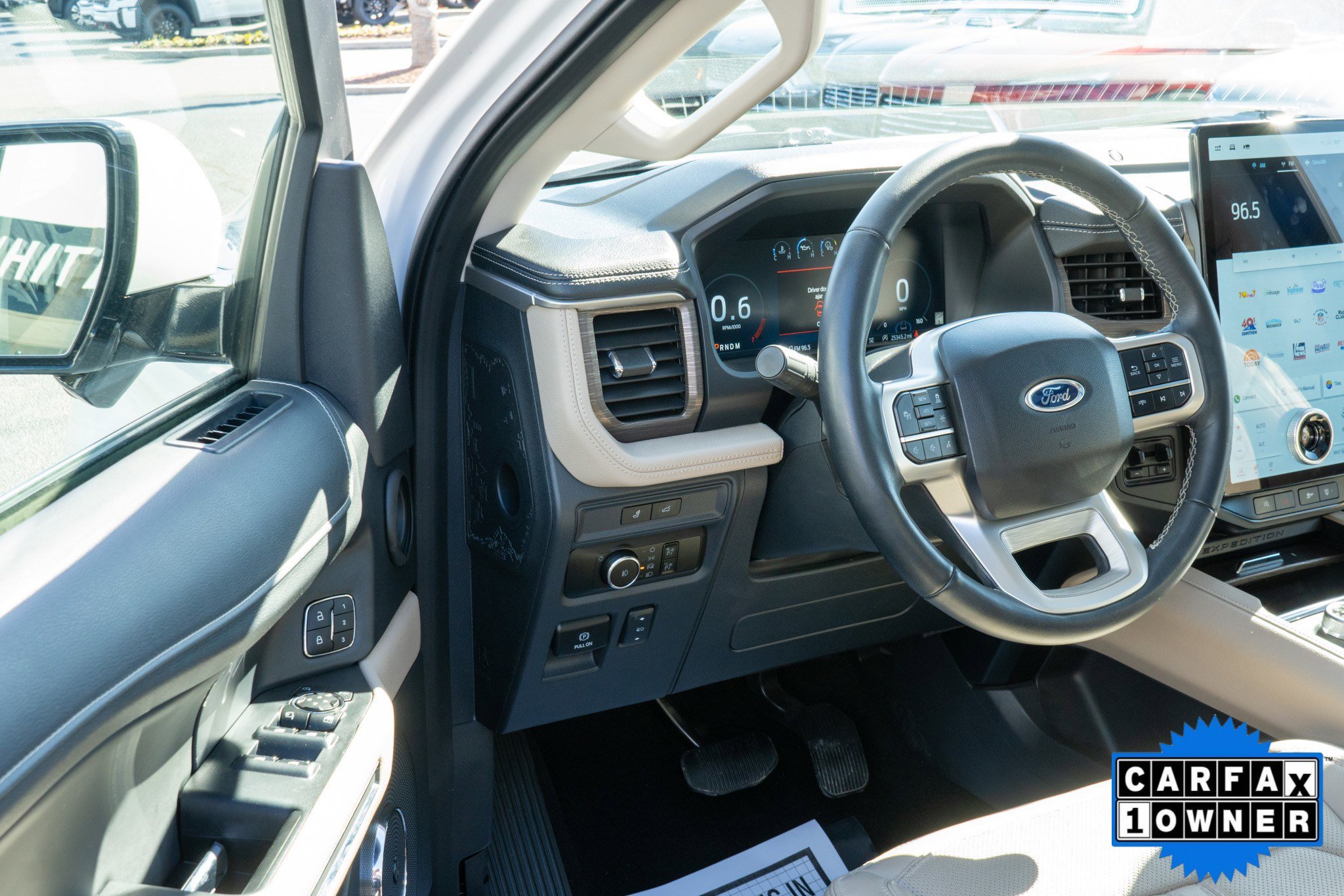 Used 2024 White Ford Limited image 10