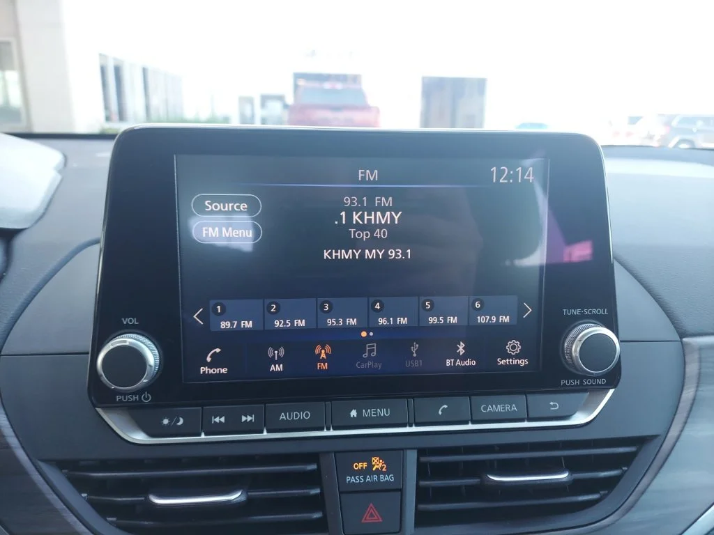 Used 2025 Black Nissan 2.5 SV image 23