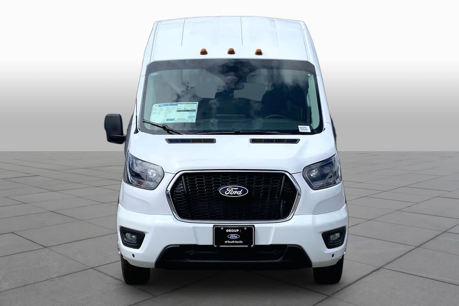 New 2026 Oxford White Ford Passenger Van XLT image 3