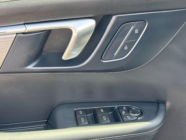 2025 Buick Enclave Preferred - Photo 17