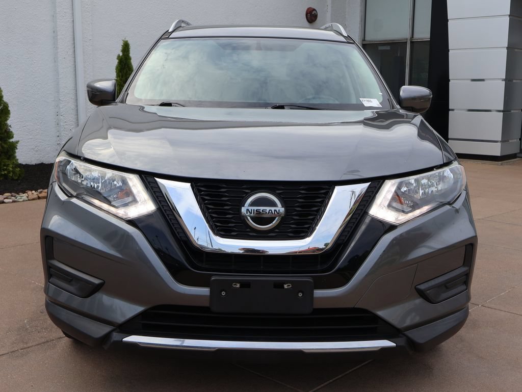 Used 2018 Nissan Rogue SV with VIN 5N1AT2MV0JC814027 for sale in Kansas City
