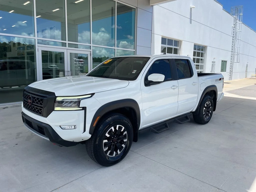 2023 Nissan Frontier PRO-4X Crew Cab 4X4's photo