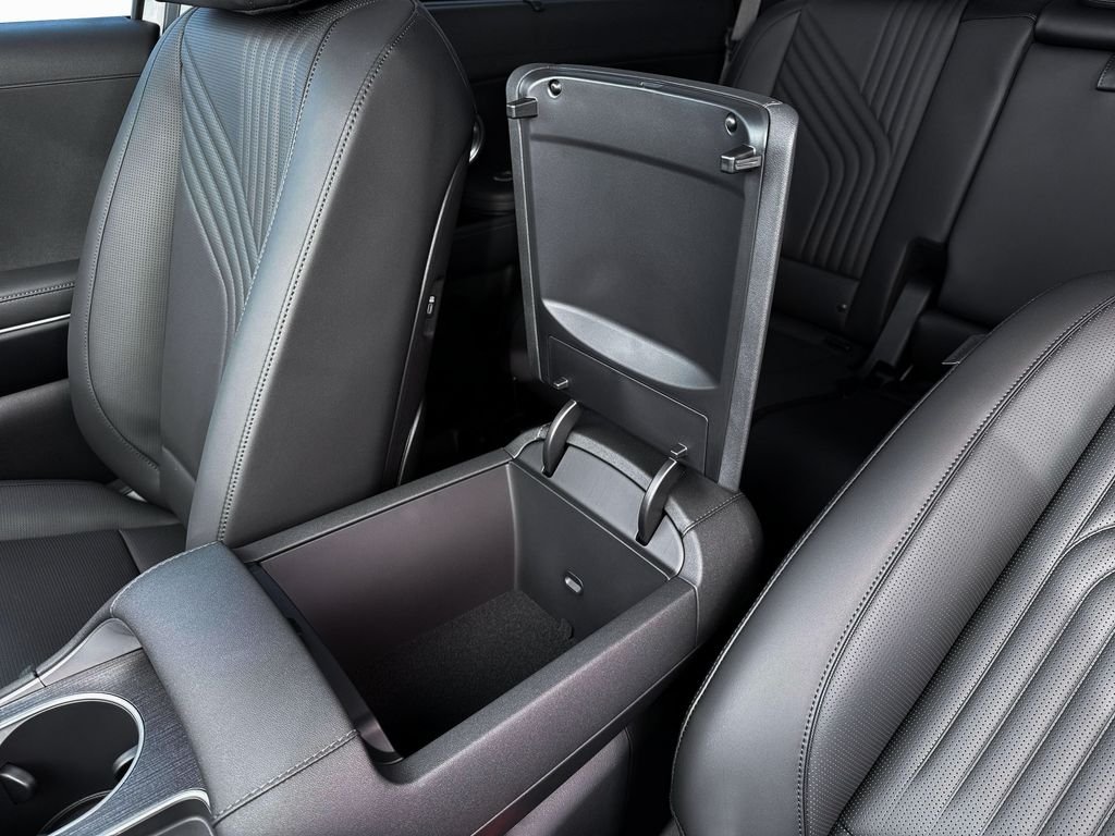 New 2026 Silver Hyundai SEL Premium image 18
