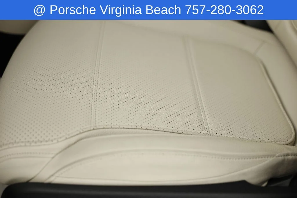 Used 2025 White Mercedes-Benz GLC 300 image 27