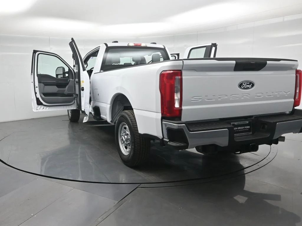 New 2027 Oxford White Ford XL image 28