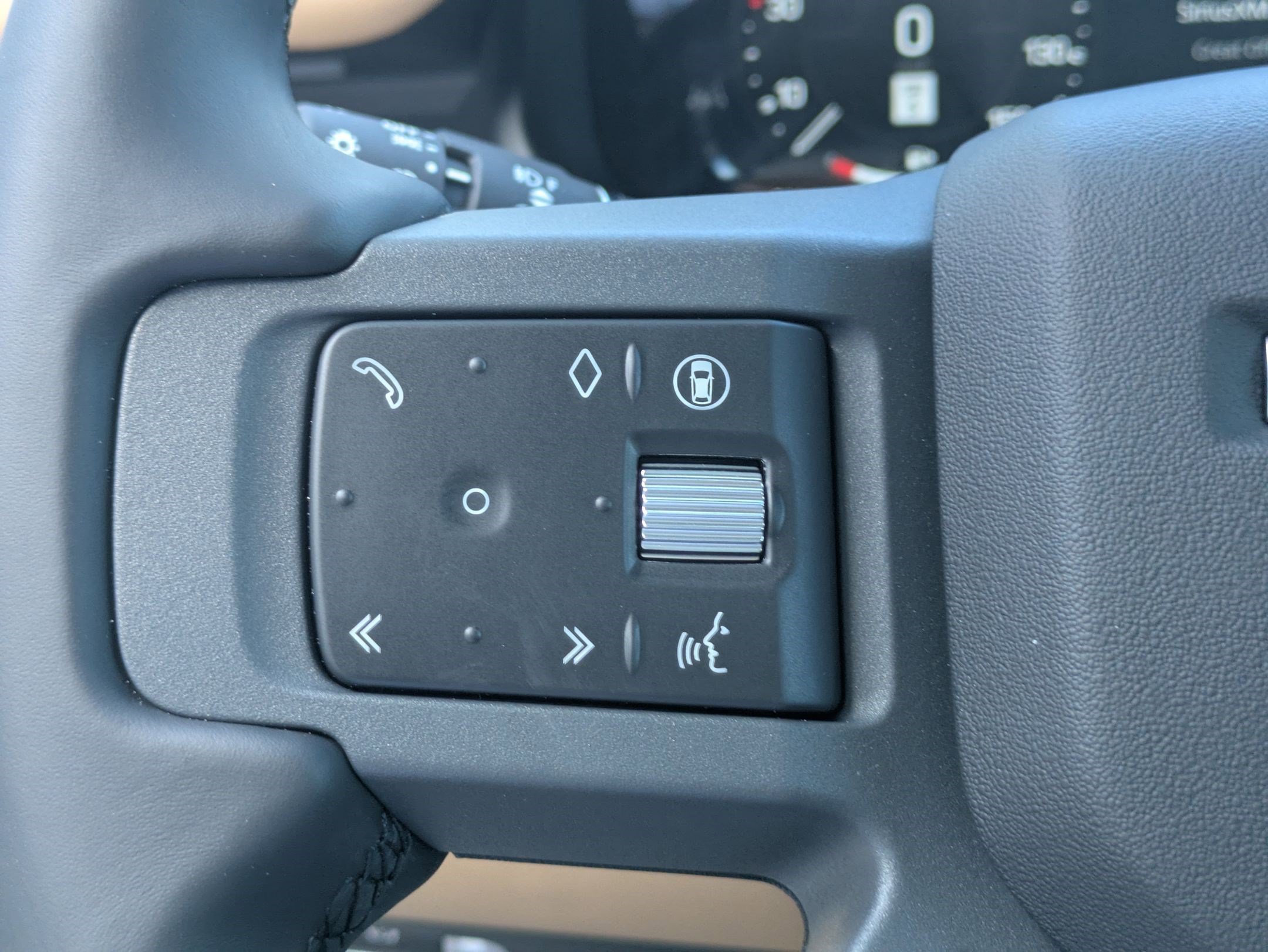 New 2026 Fuji White Land Rover P400 X-Dynamic SE image 17