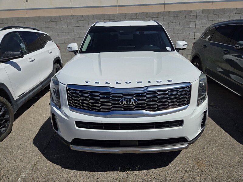 Used 2020 White Kia S image 3