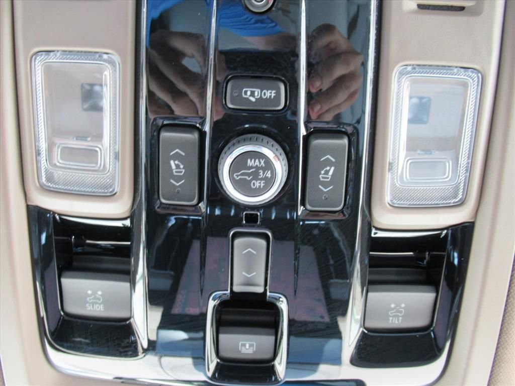 Used 2026 Glacier White Tricoat GMC Denali image 30