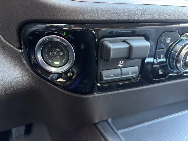 New 2026 White GMC SLT image 22